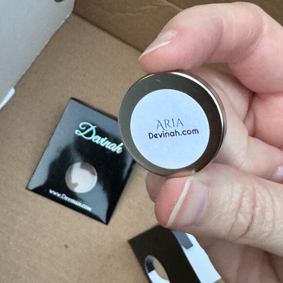 Devinah Cosmetics ARIA Pressed Matte - Picture 4 of 6